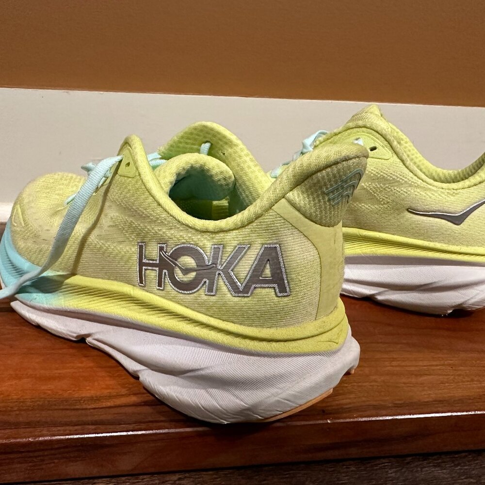 HOKA Women's Clifton Size 8